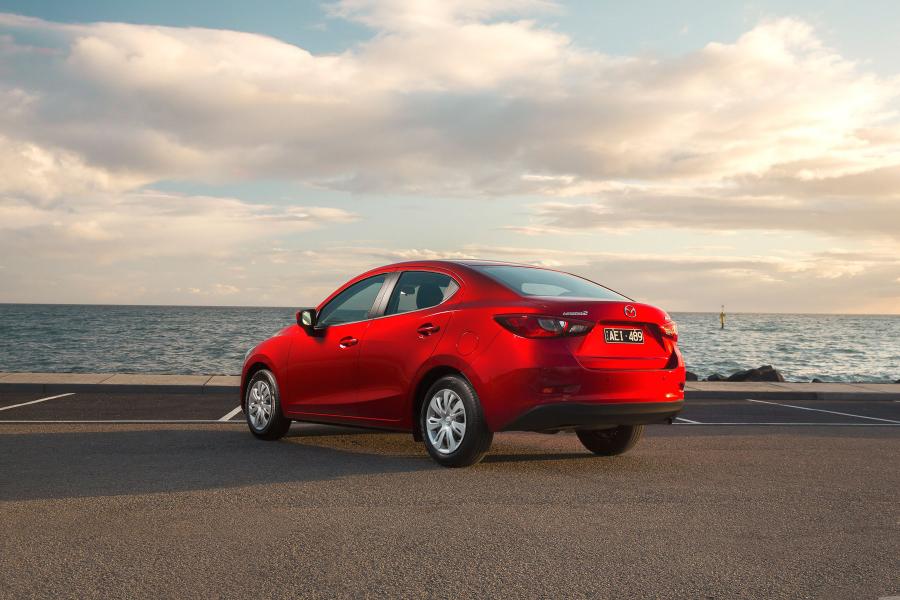  Mazda2 Sedan 2015 года  (AU) (фото 4 из 35)